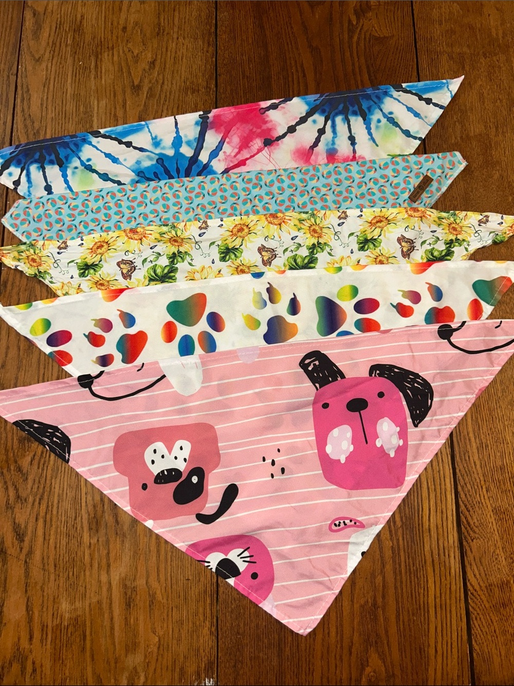 Set of 5 Pup 🐶 Bandanas 🌻 🐾 beach 🏖️ balls tie dye and pink doggies